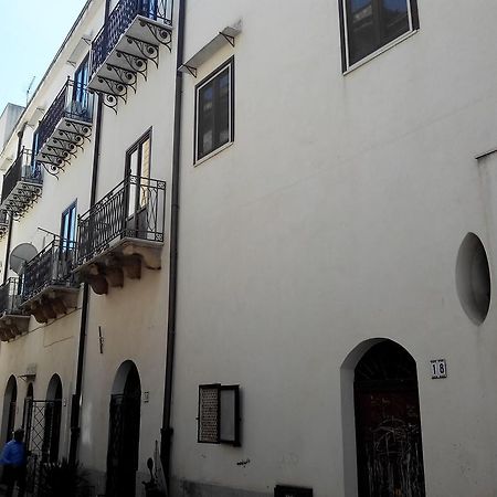 Apartament Little House Inside Capo'S Market Palermo Zewnętrze zdjęcie