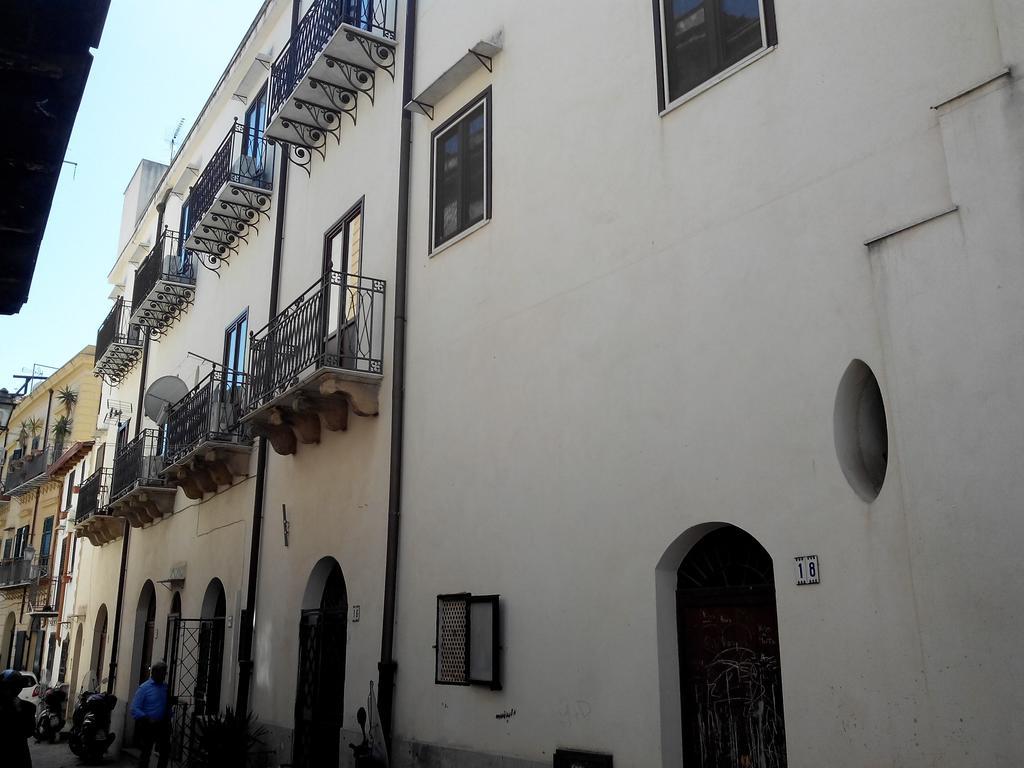 Apartament Little House Inside Capo'S Market Palermo Zewnętrze zdjęcie