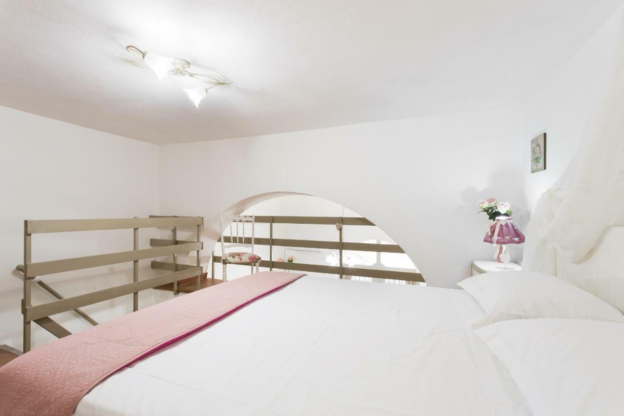 Apartament Little House Inside Capo'S Market Palermo Zewnętrze zdjęcie